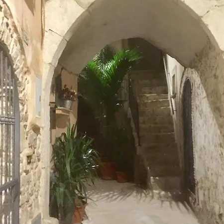 La Torretta לינה וארוחת בוקר 3*